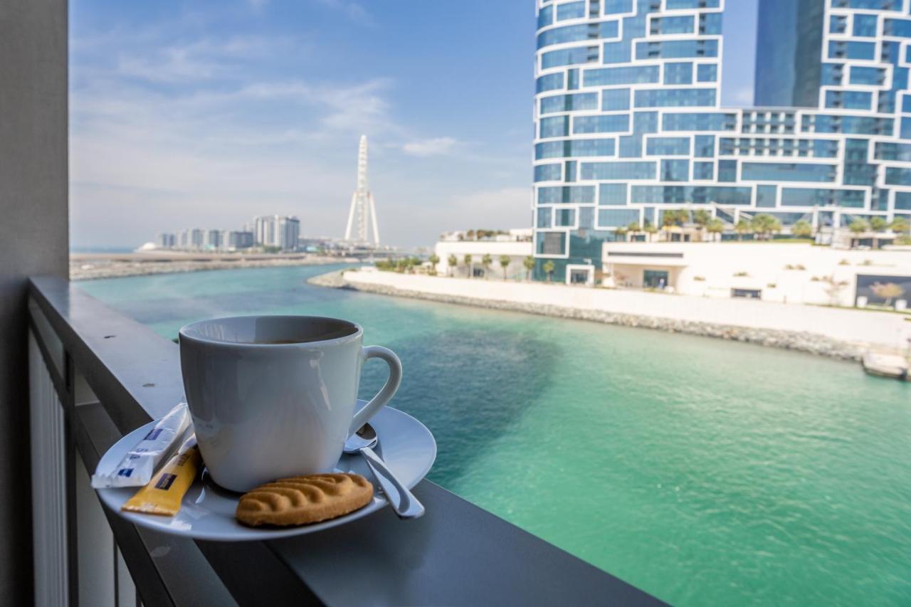 Waves Holiday Home - Waterfront Apartment With Breathtaking Sea Views Dubai Ngoại thất bức ảnh