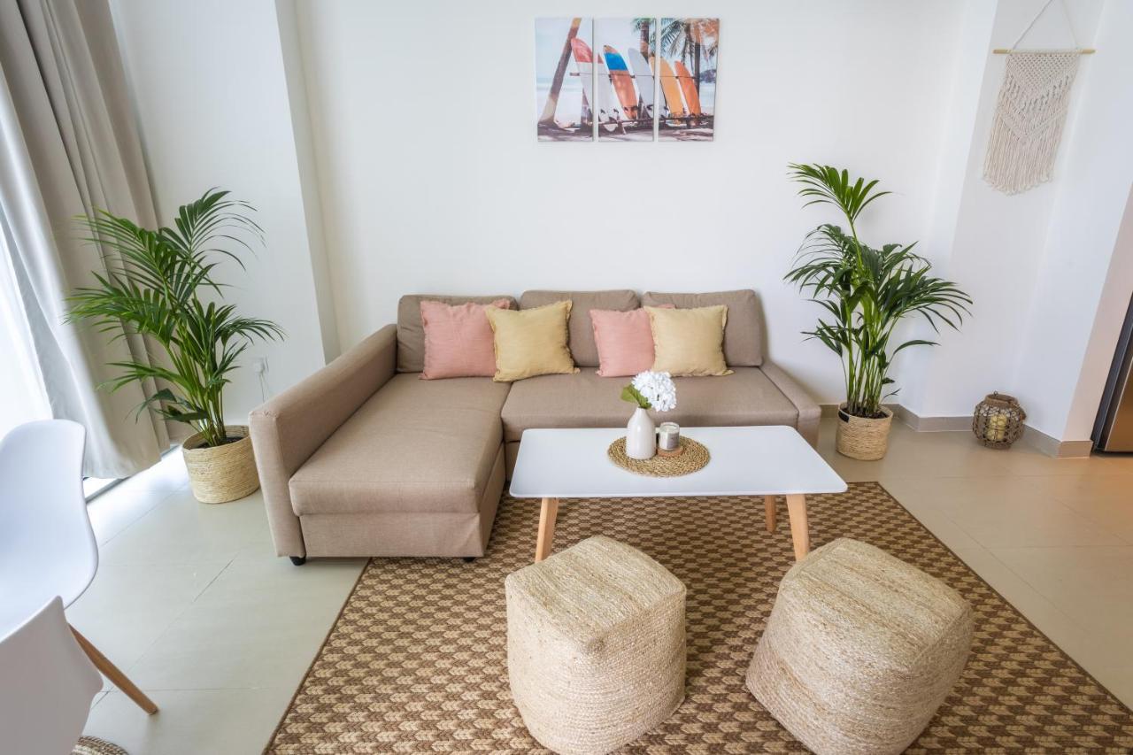 Waves Holiday Home - Waterfront Apartment With Breathtaking Sea Views Dubai Ngoại thất bức ảnh