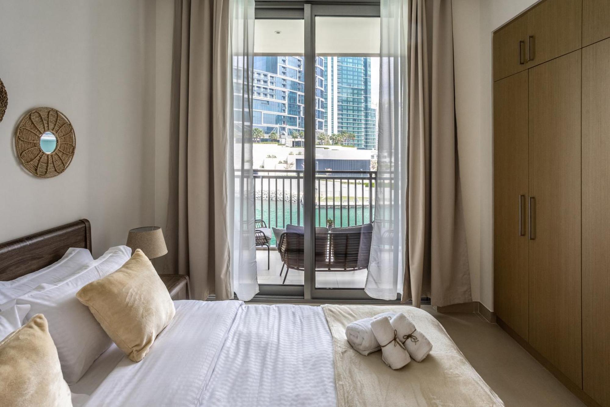 Waves Holiday Home - Waterfront Apartment With Breathtaking Sea Views Dubai Ngoại thất bức ảnh